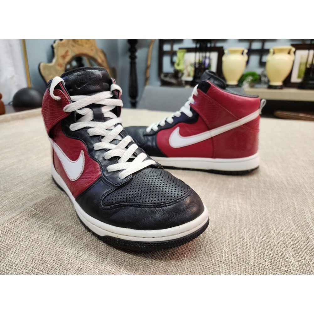 Size 9 - Nike Dunk Supreme High Red